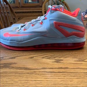 LeBron 11 Lows “Laser Crimson”